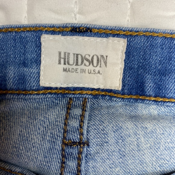 Hudson Leigh Boyfriend Fit Distressed Mid Rise Button Fly Jeans Light Wash | 26 - Picture 9 of 15